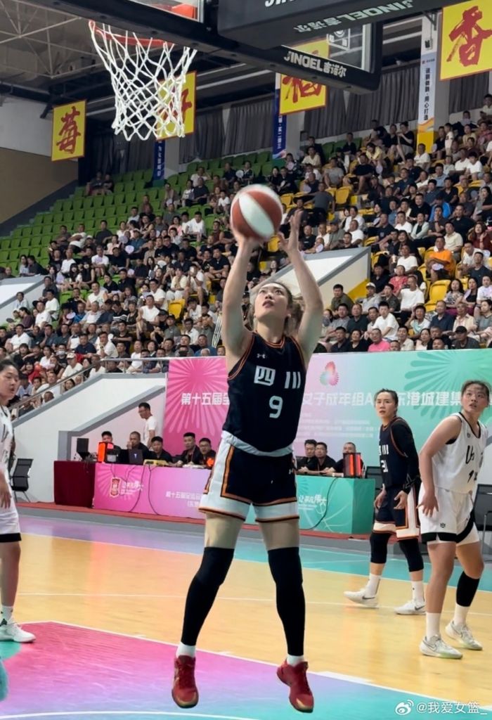 残暴全运会女篮资格赛：四川狂胜山西109分 李梦10中10轰25分